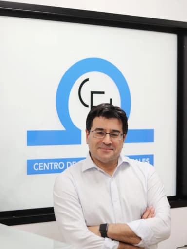 Fernando R. Díaz Martín, preparador online de oposiciones para la Administración de Justicia — Letrado de la Administración de Justicia en activo y Director del SCT de la Audiencia Provincial de Málaga